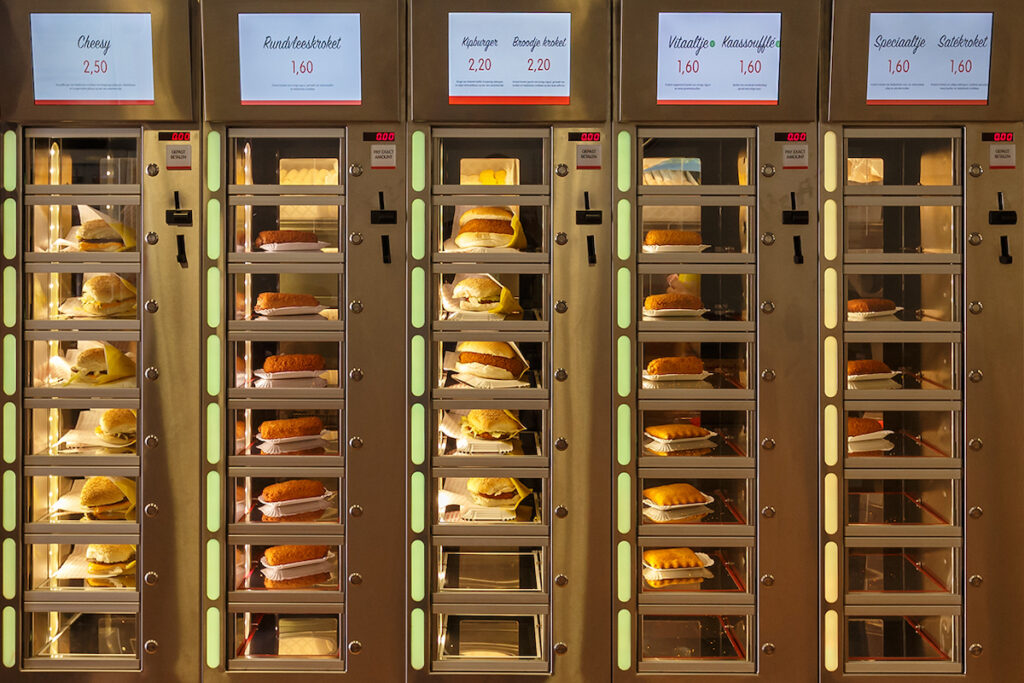 The iconic snack walls of FEBO are connected through SmartNow